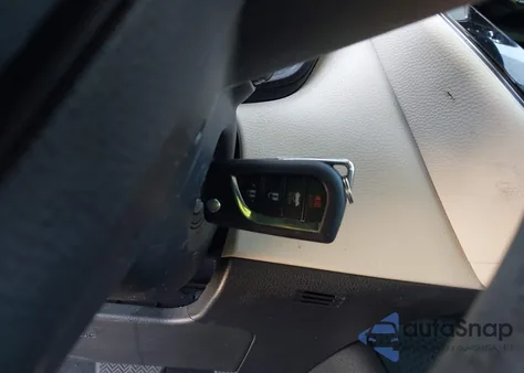 2021 Toyota Corolla Le z USA, uszkodzony, nr VIN 5YFEPMAE8MP195523